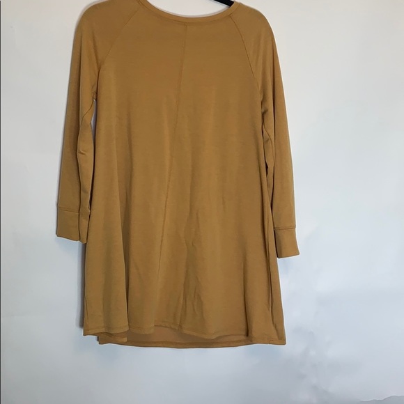 Pretty Mustard Brown pull over top, comfy - Picture 2 of 3